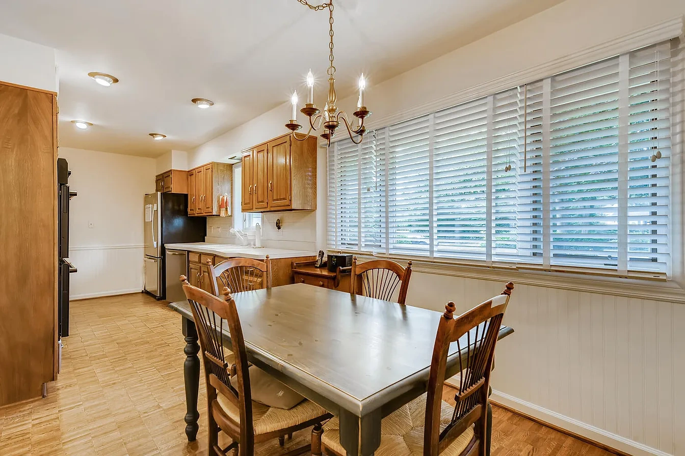 107 E Farnham Ln – photo 5