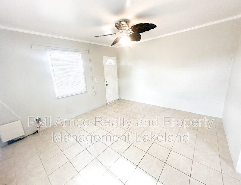 324 Pearl St unit 2 – photo 2