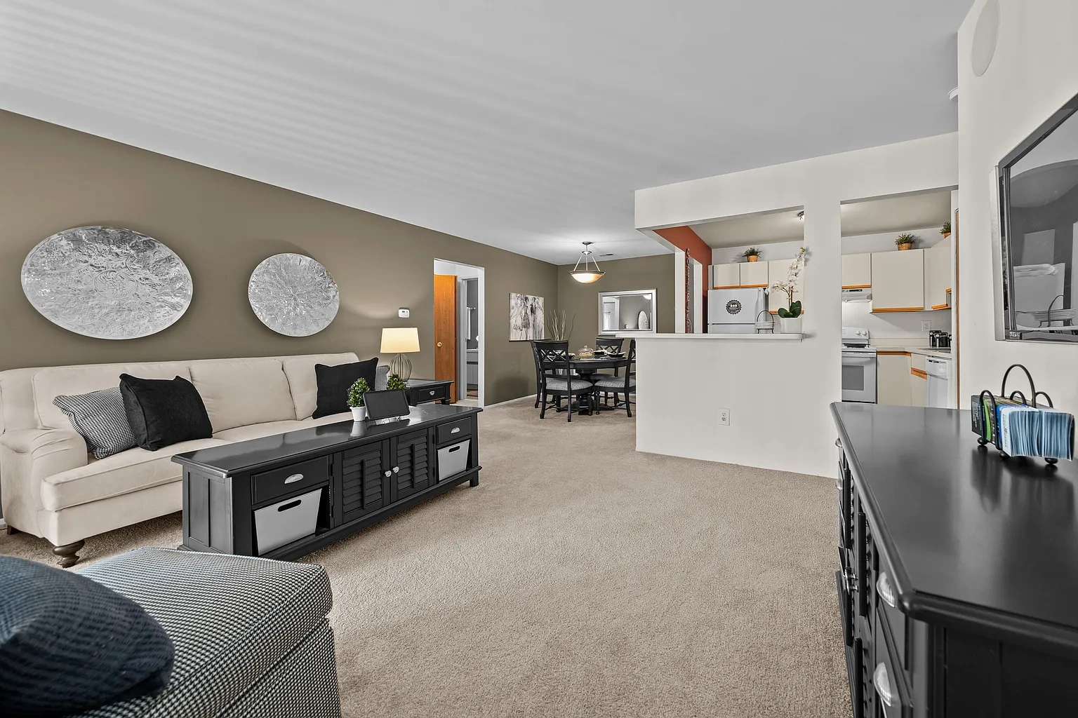 Park Lane Apartments – photo 3