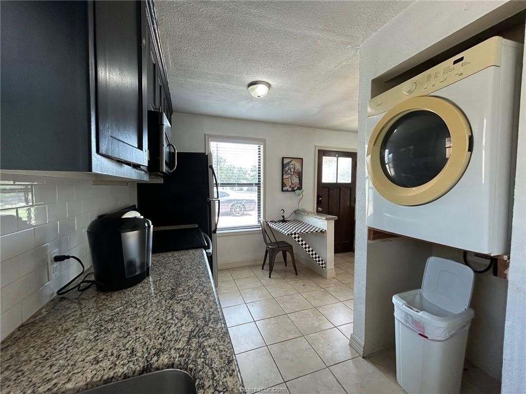 212 Montclair Ave – photo 4