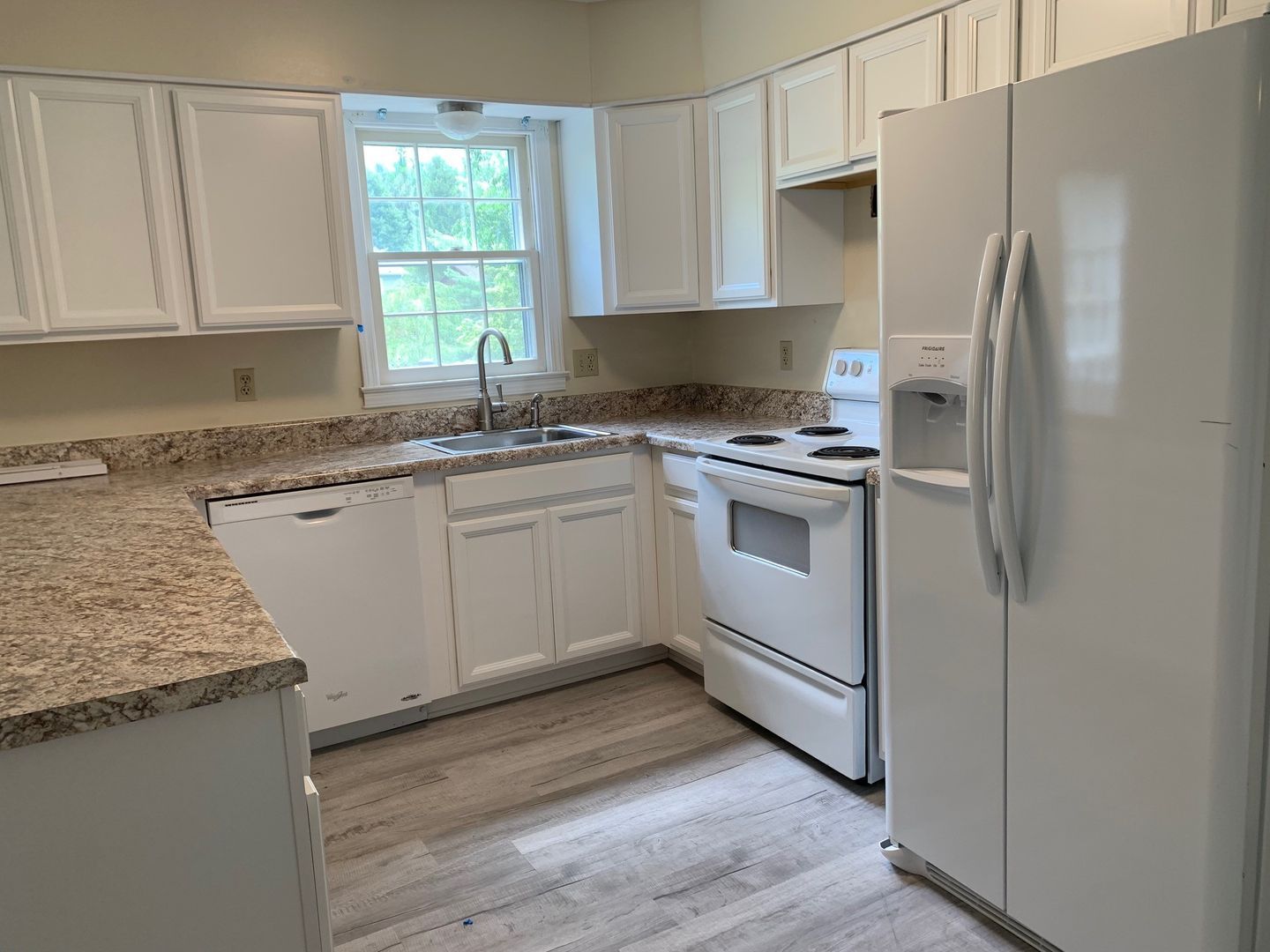 208 Woodbine Dr – photo 4