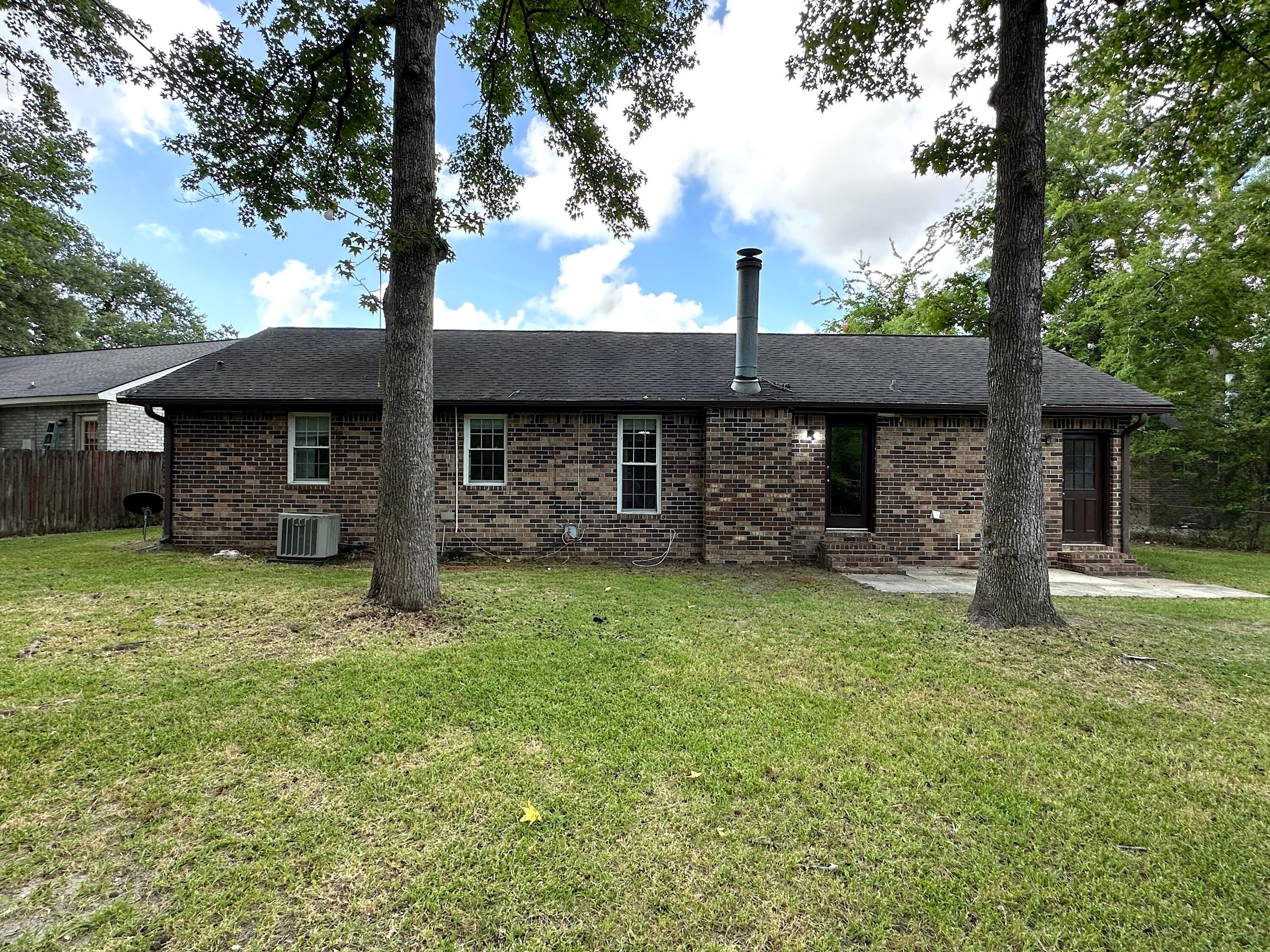 46 Oak Grove Rd – photo 2