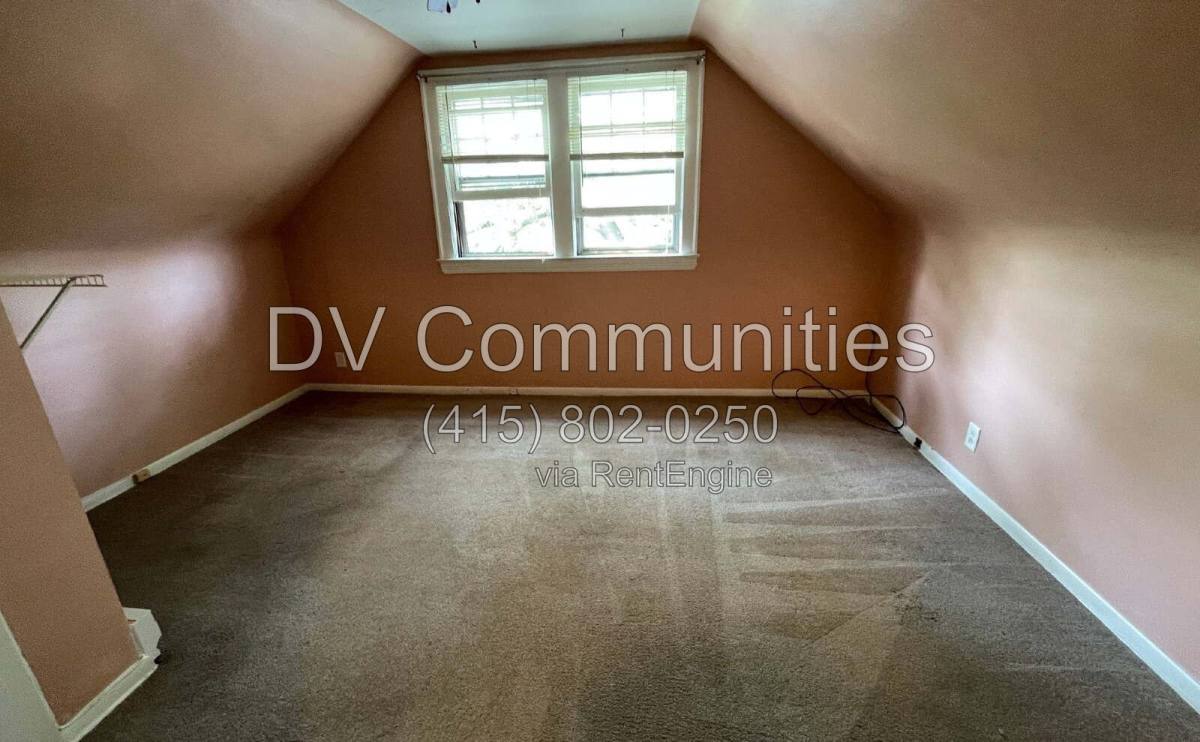 1647 Hillcrest Rd unit 3RD – photo 4