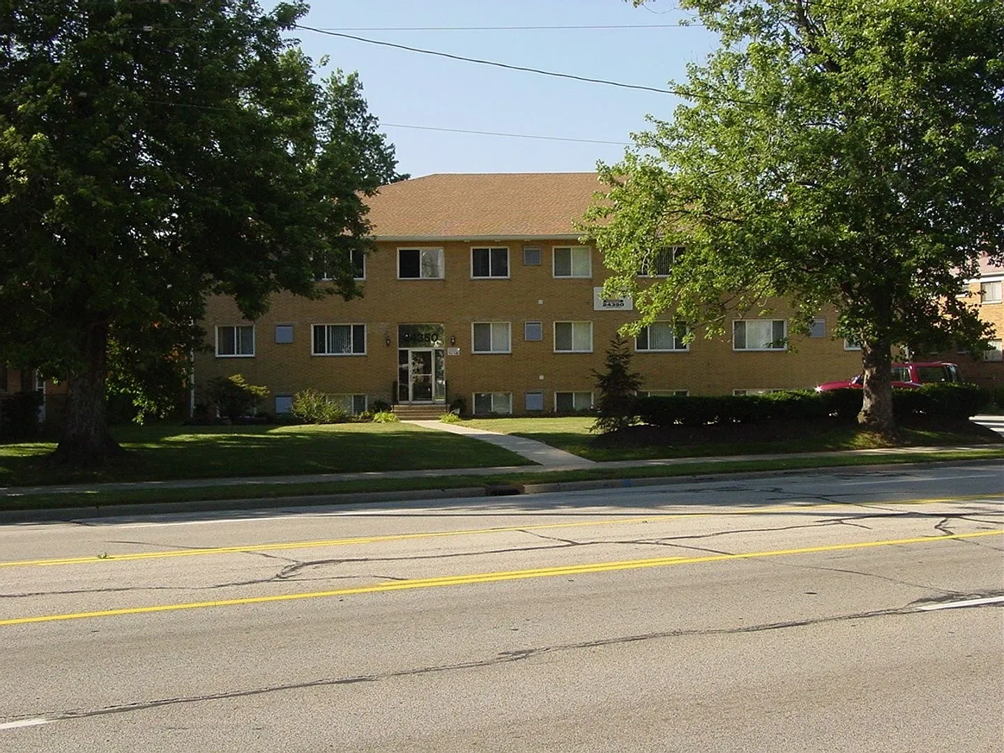 Sunrise Apartments – photo 3
