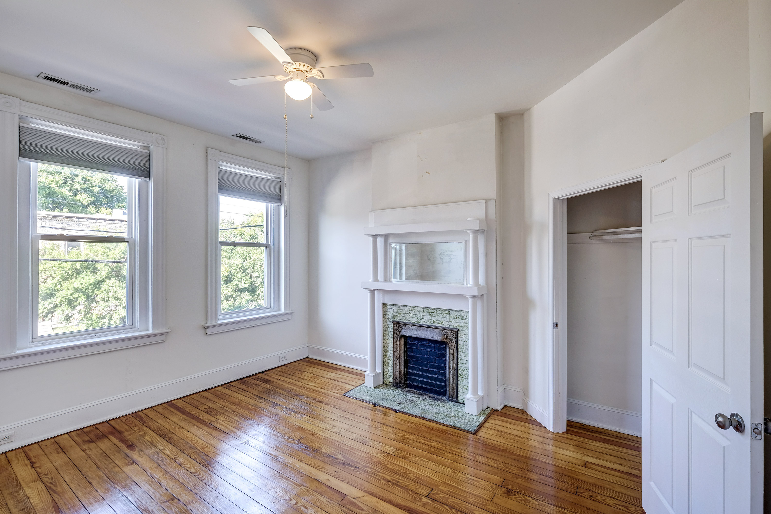 800 W Clay St unit B UPSTAIRS – photo 5