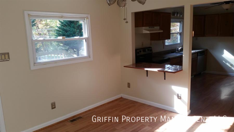 8402 Sleepy Hollow Rd – photo 5
