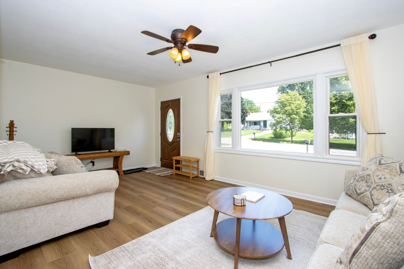 1720 W Hill Dr – photo 3