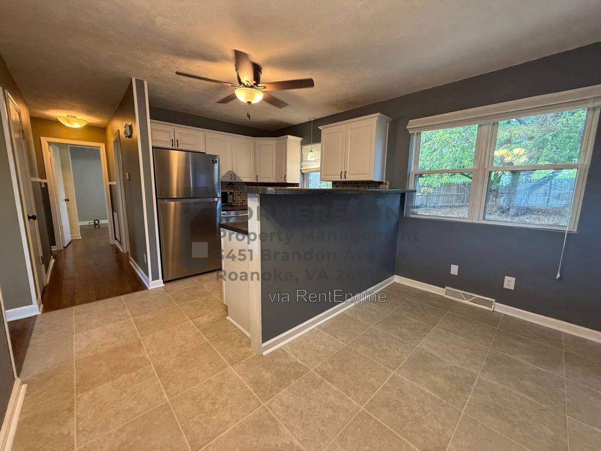950 Palmer Ave – photo 5