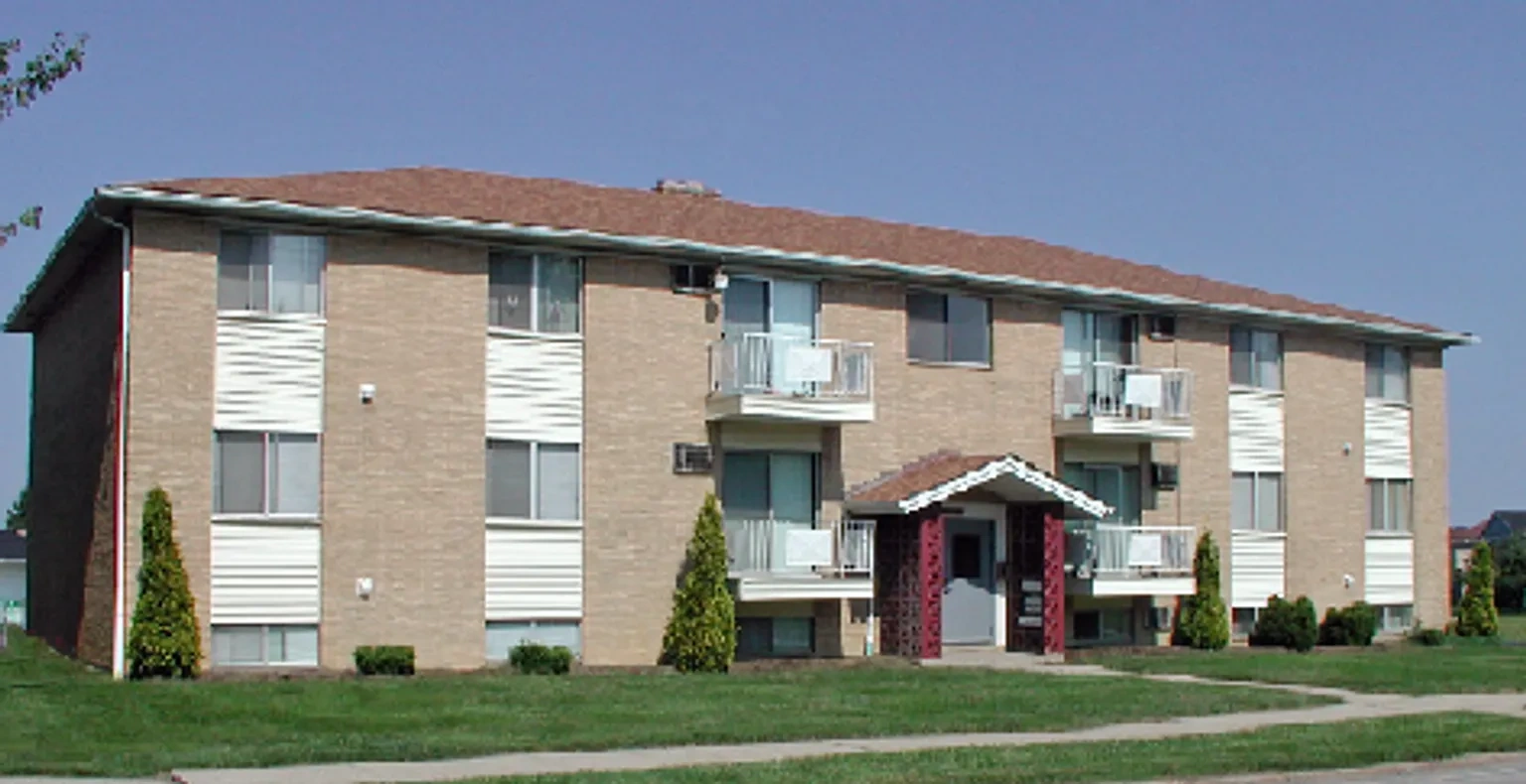 Brush Apartment – photo 1