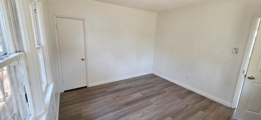 3671 Roselawn Ave – photo 4