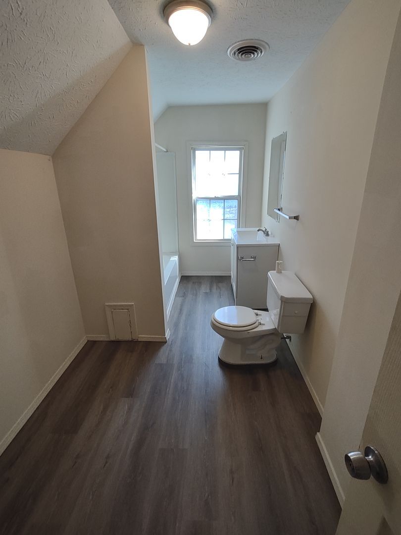 1459 Ridgewood Ave unit Unit #3 – photo 2