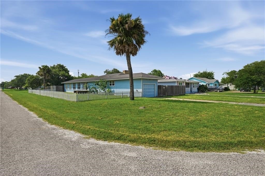 651 W Wilson Ave – photo 2