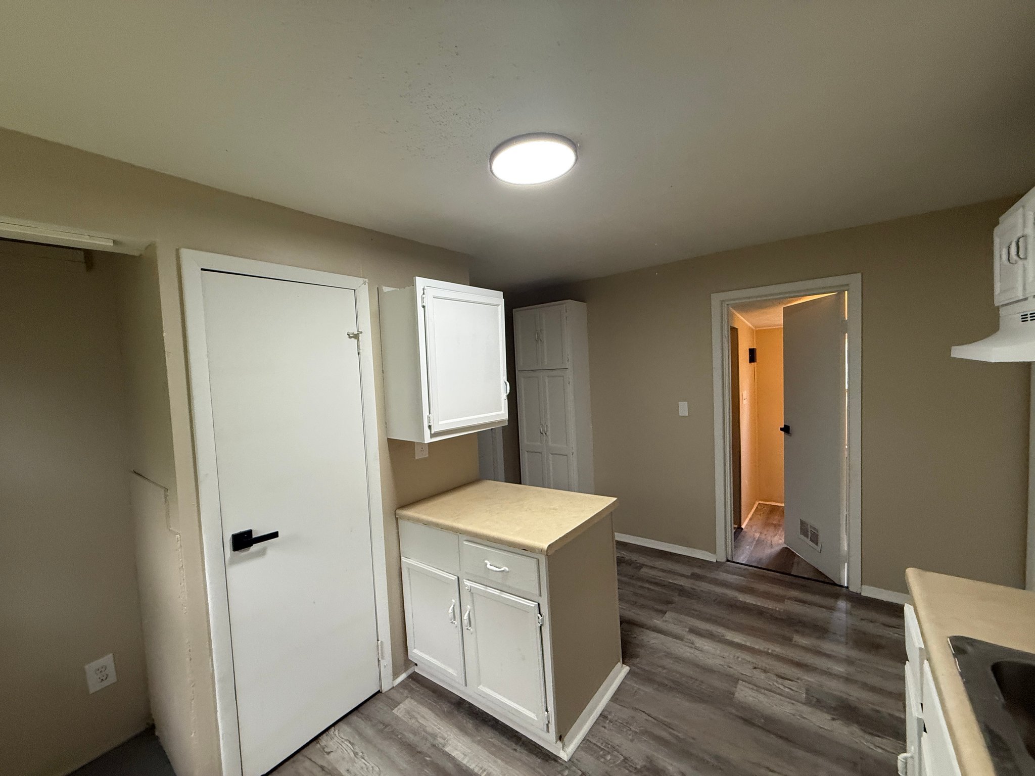 5636 Drake Ave – photo 5