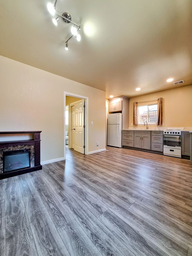 682 S Genevieve Ln unit B – photo 3