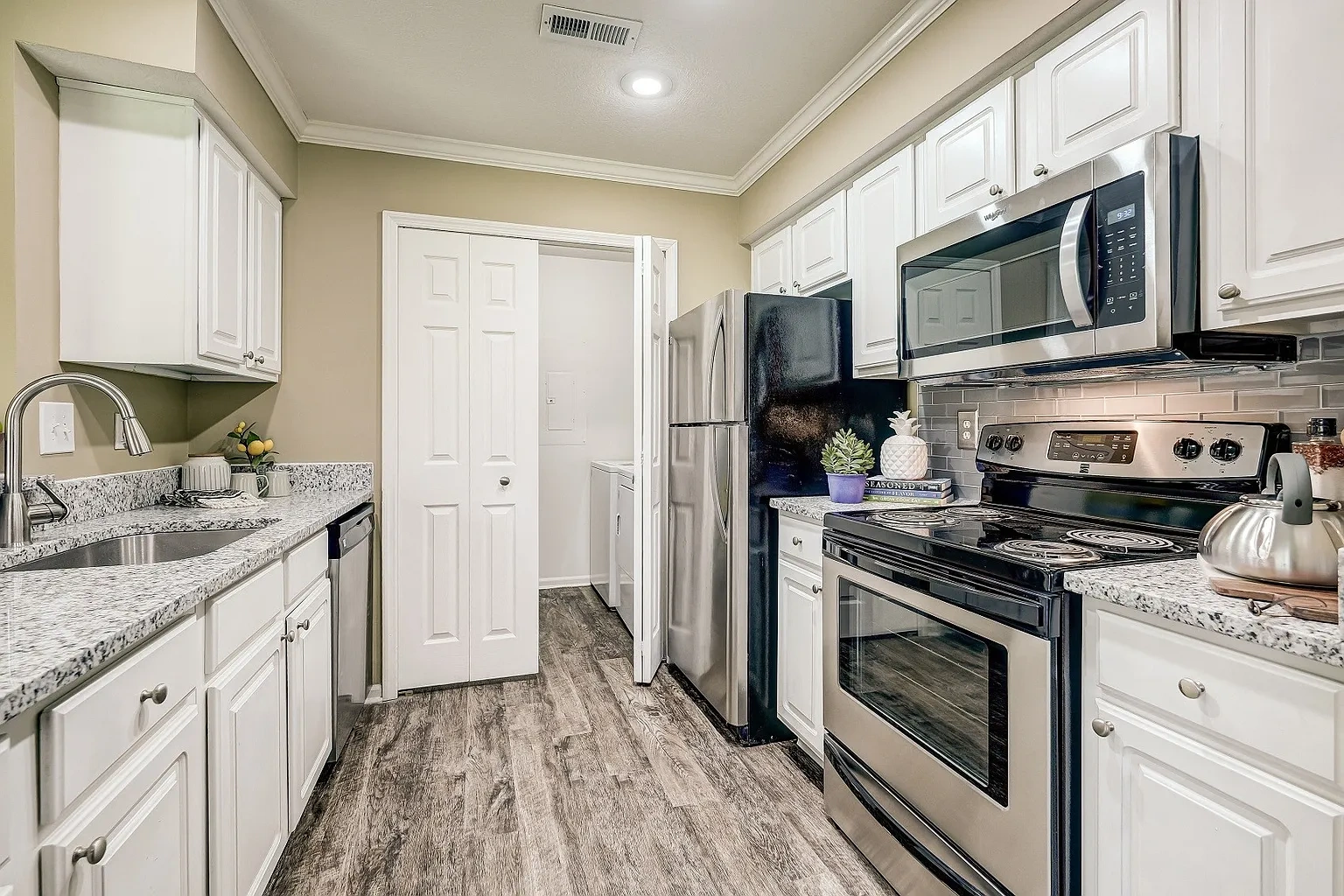 The Woods at Polaris Parkway Apartment Homes – photo 2
