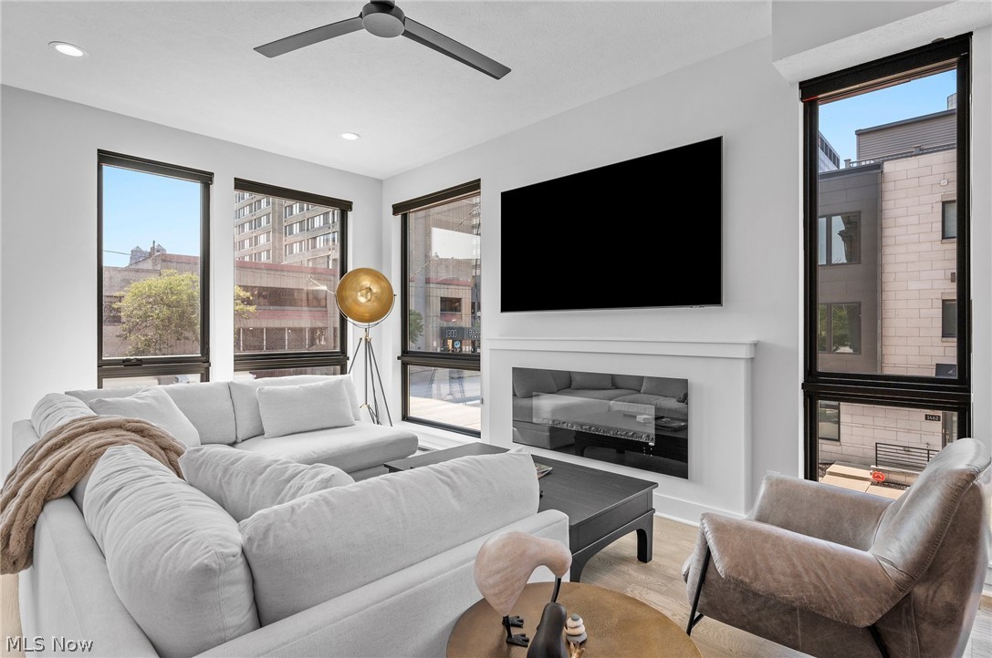 1403 Superior Ave E – photo 5