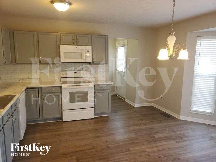 5606 Beechtree Ln – photo 4