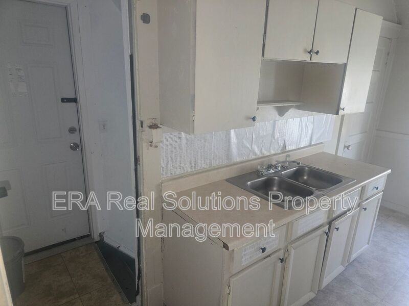 3449 W 63rd St unit 2 – photo 1