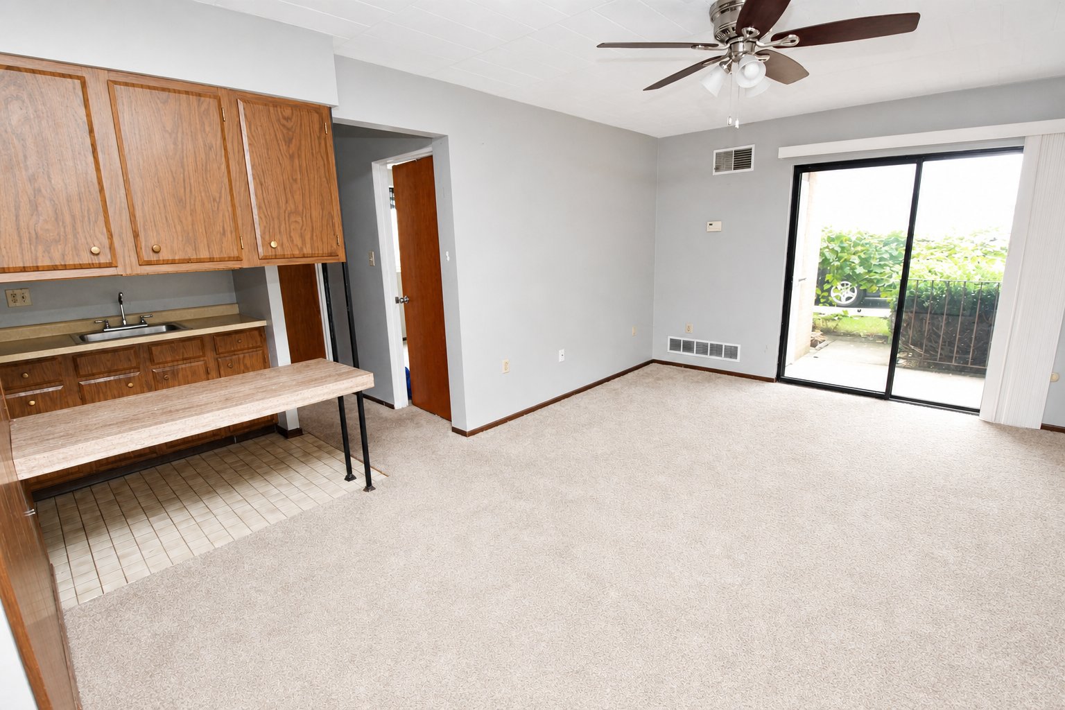 527 Monroe Ave unit 202 – photo 1