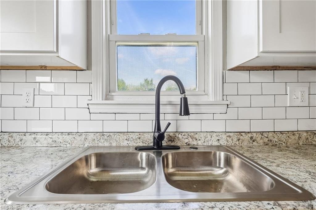 3535 Erin Ave unit Upper – photo 3