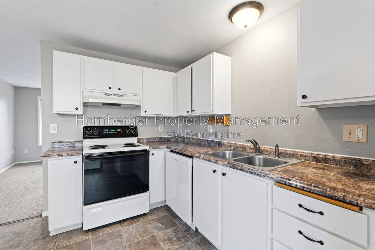 2605 E Upriver Dr – photo 3