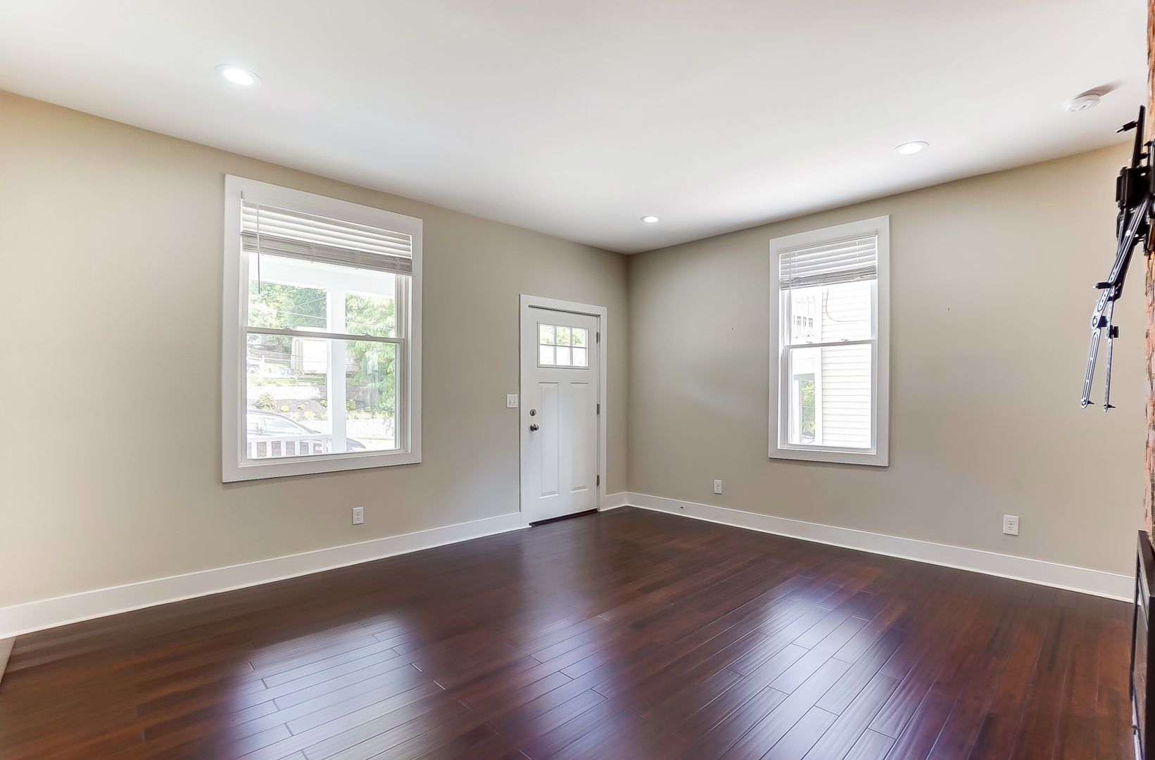 5107 Marion Ave – photo 3