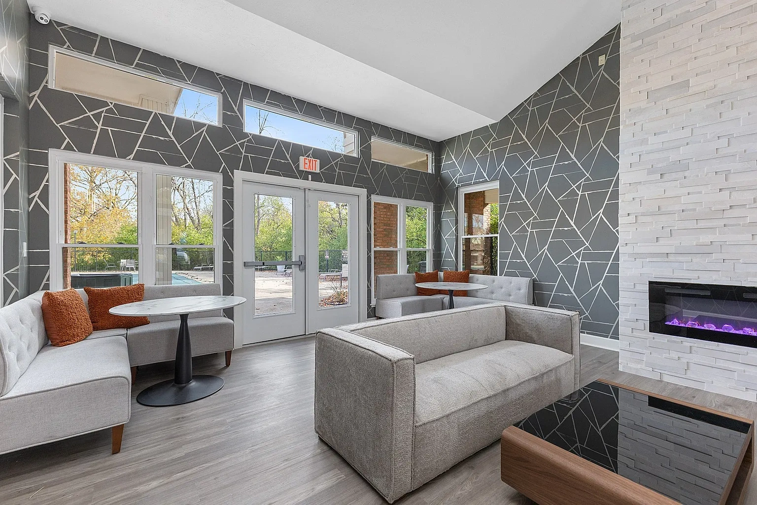 Indian Lookout Apartments – photo 1