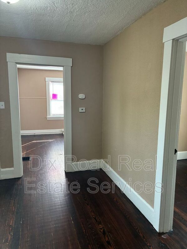 1002 Auburn St unit 2 – photo 5