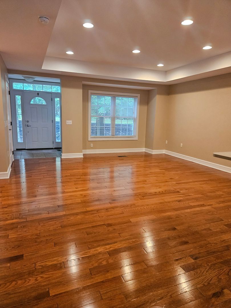 680 Oakwood Ave unit 1 – photo 3