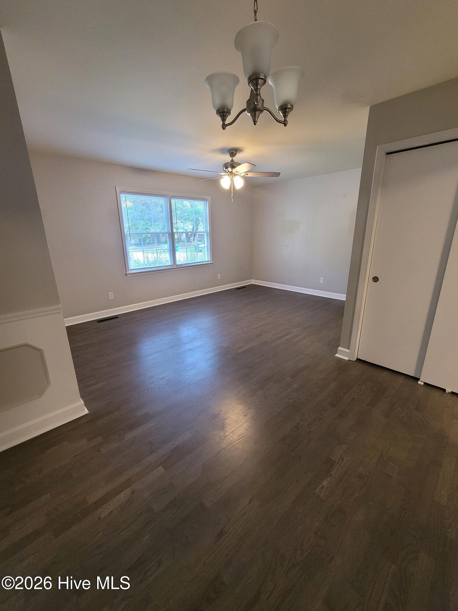 825 Montclair Dr – photo 5