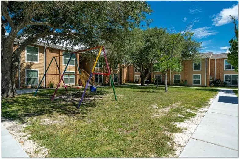 200 S Ave A – photo 4