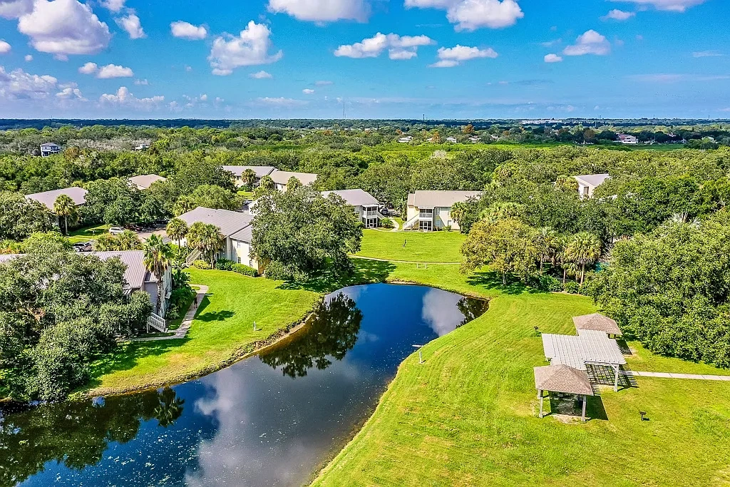 Aventine at Forest Lakes Apartment Homes – photo 2