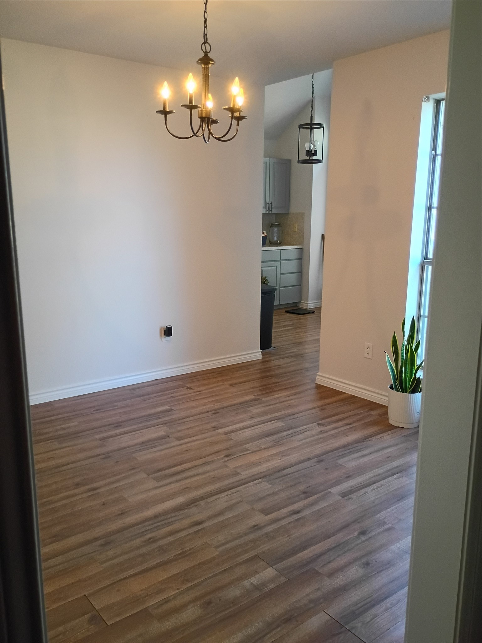 1019 San Jacinto St – photo 4