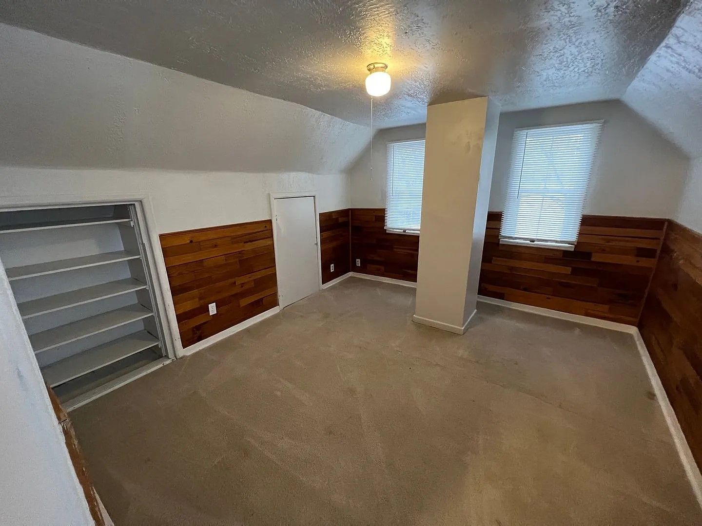 3810 N Lidgerwood St unit Unit 3 - Upper middle – photo 5