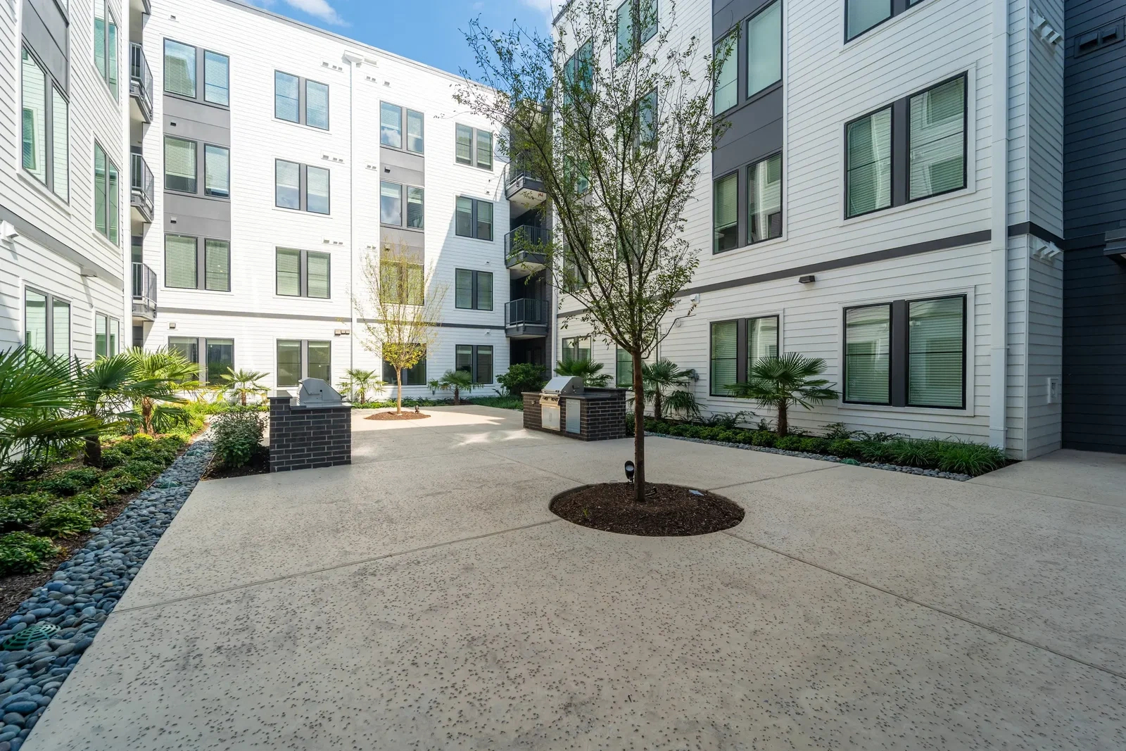 1690 North Loop – photo 3