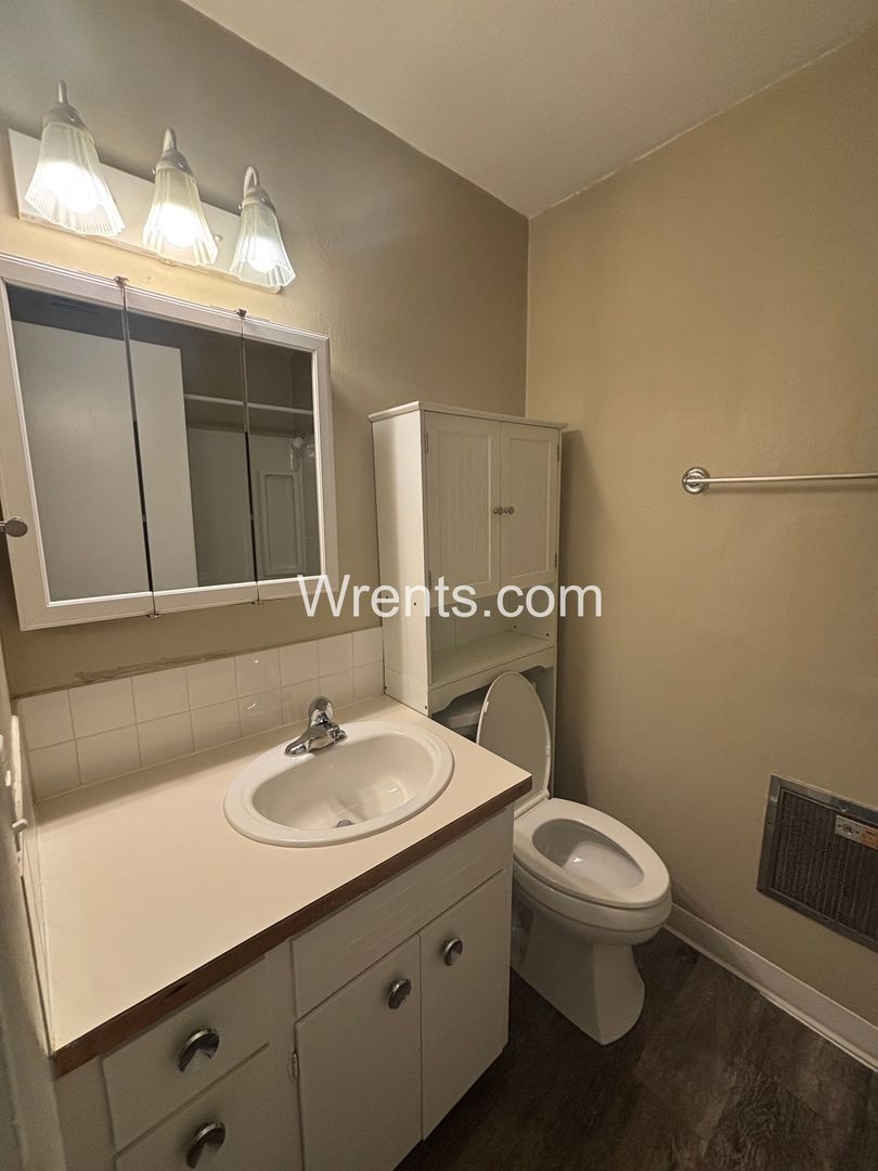 2106 W 1st Ave unit #302 – photo 4