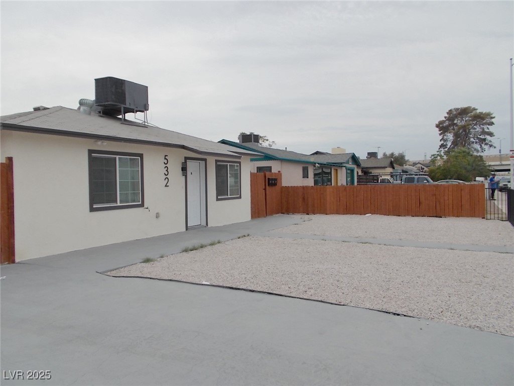 532 N 9th St #B – photo 2