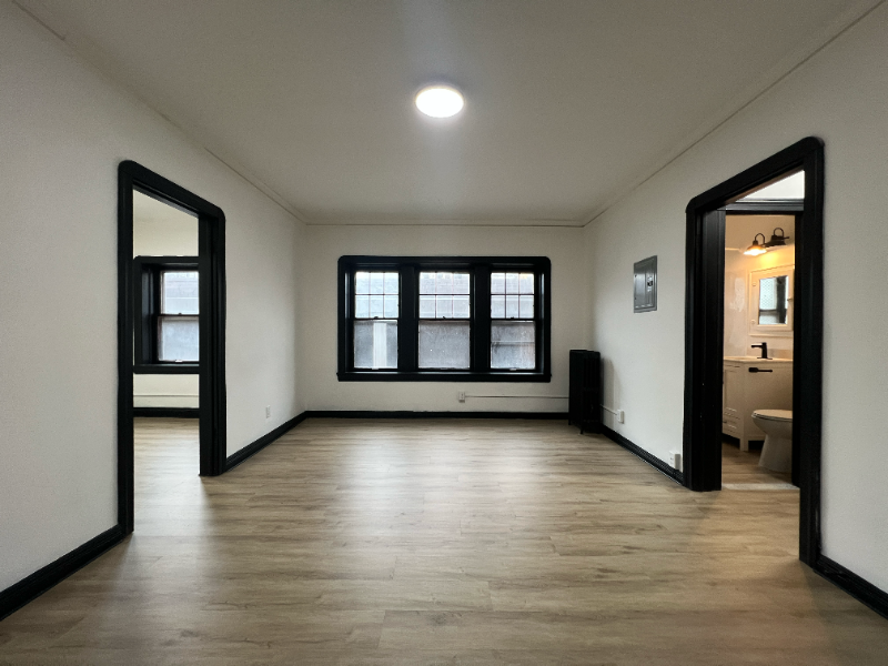 1411 Roycroft Ave – photo 1