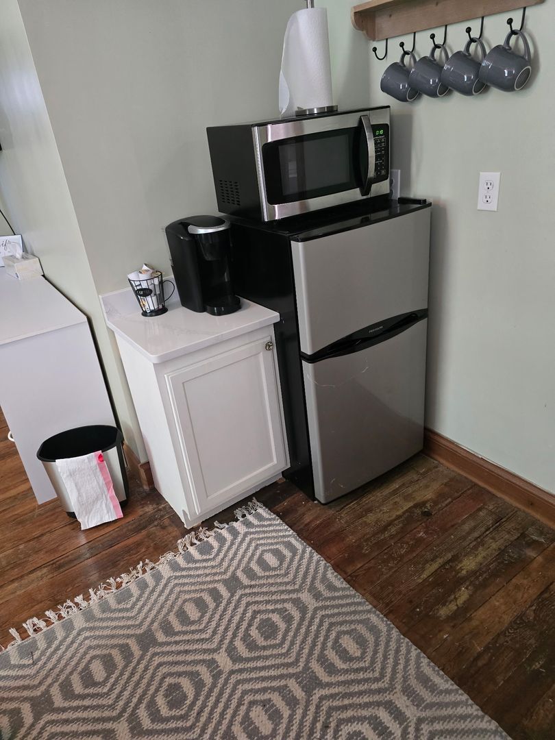 109 Maple St unit Apt 4 – photo 3