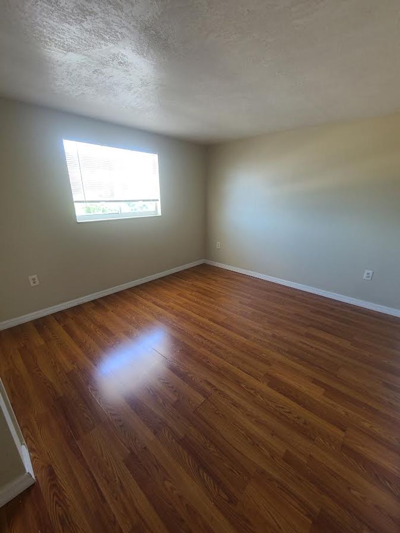 4809 Grand Blvd unit 5 - Grand Professional Center – photo 3