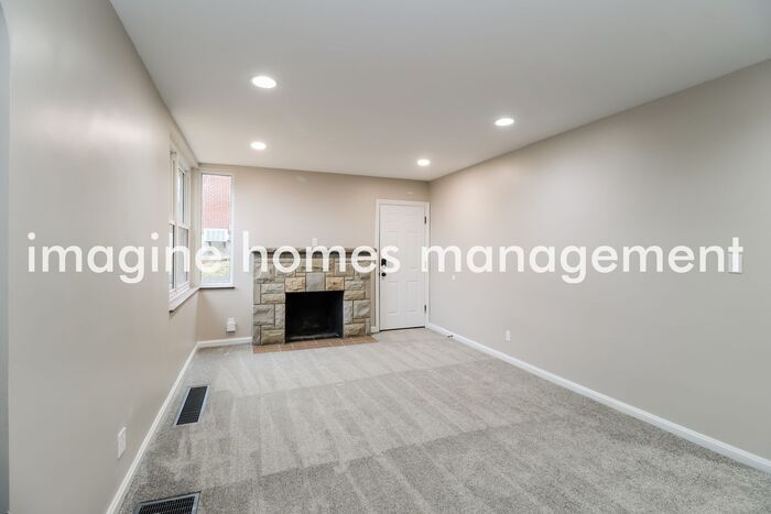 5545 Vogel Rd – photo 3