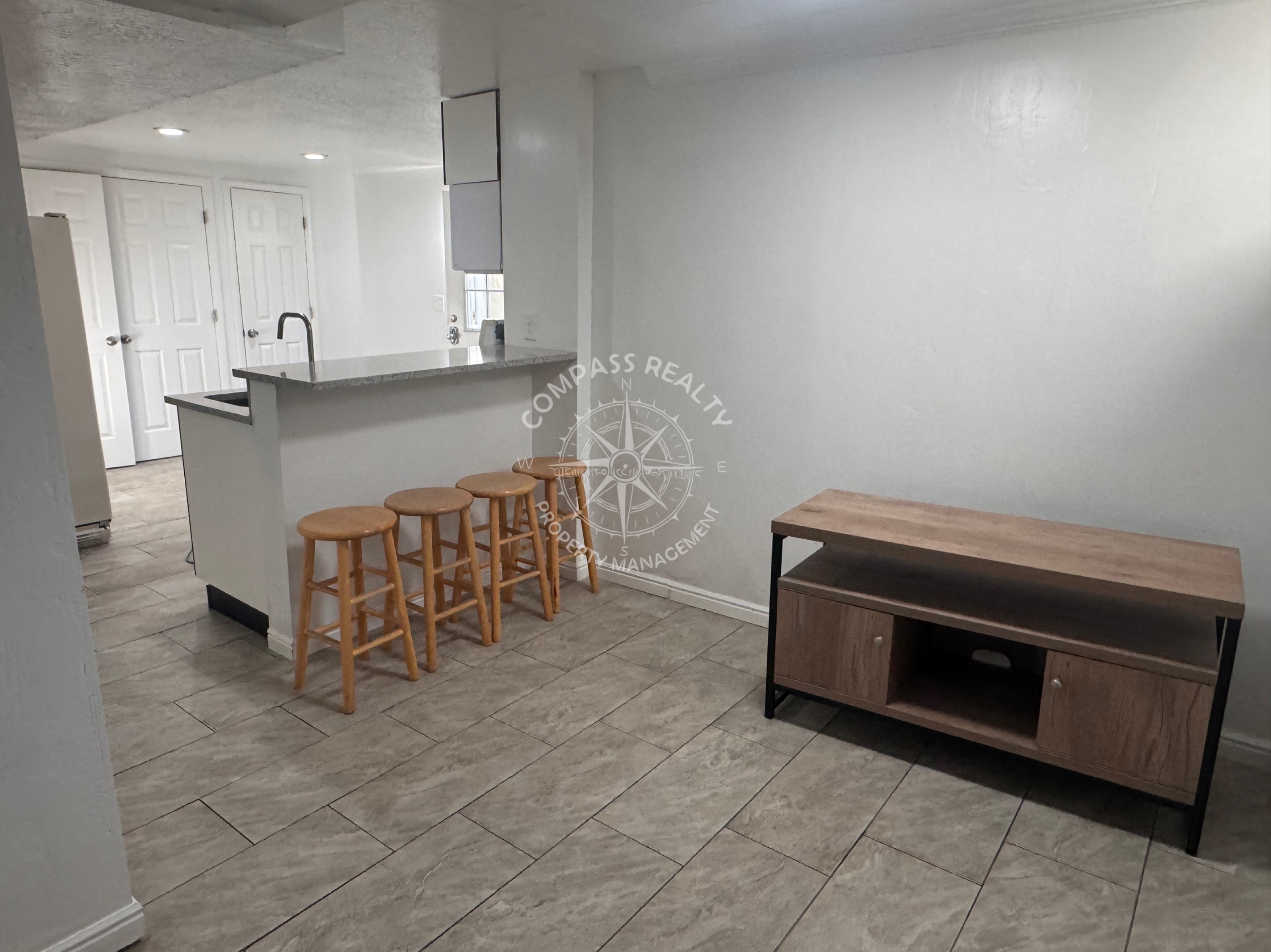 545 Canyon Way unit 2 – photo 4