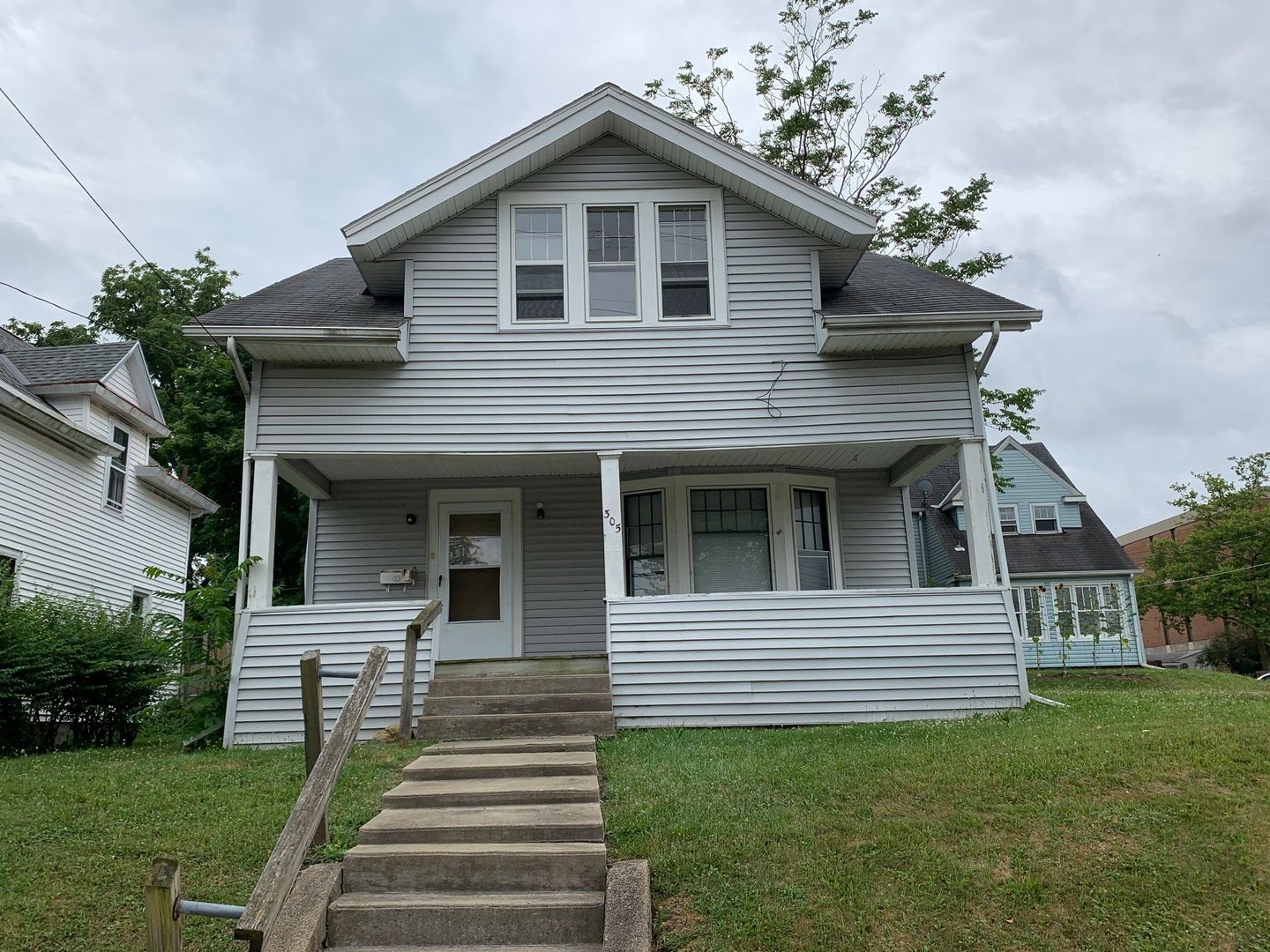 305 College Ave – photo 1