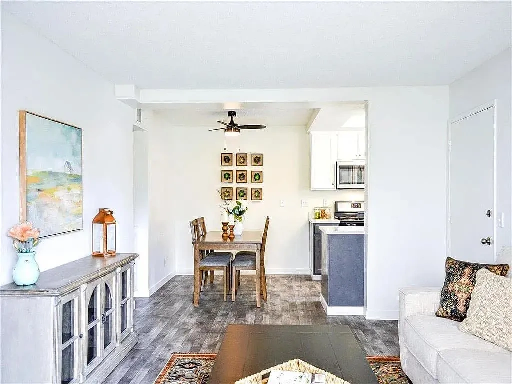 Hillside Village Apartments – photo 4