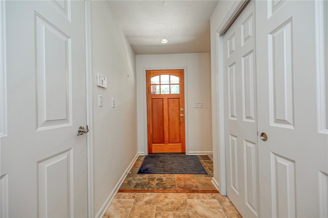 320 Lakeside Dr N – photo 5