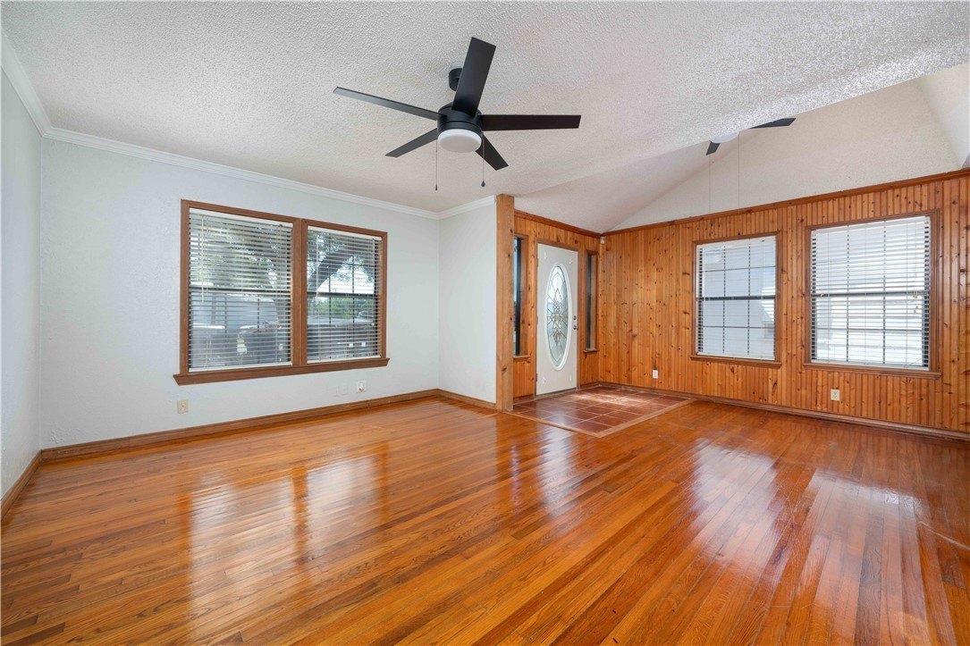 1050 Dorthy Dr – photo 4