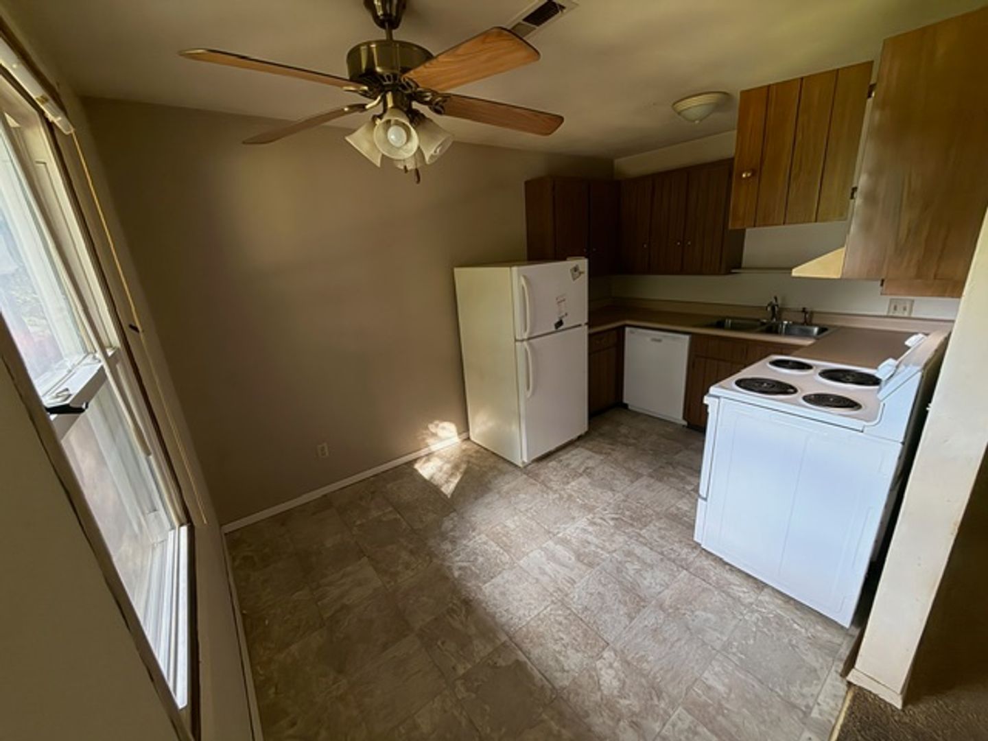 719 Sycamore St unit 110 – photo 3