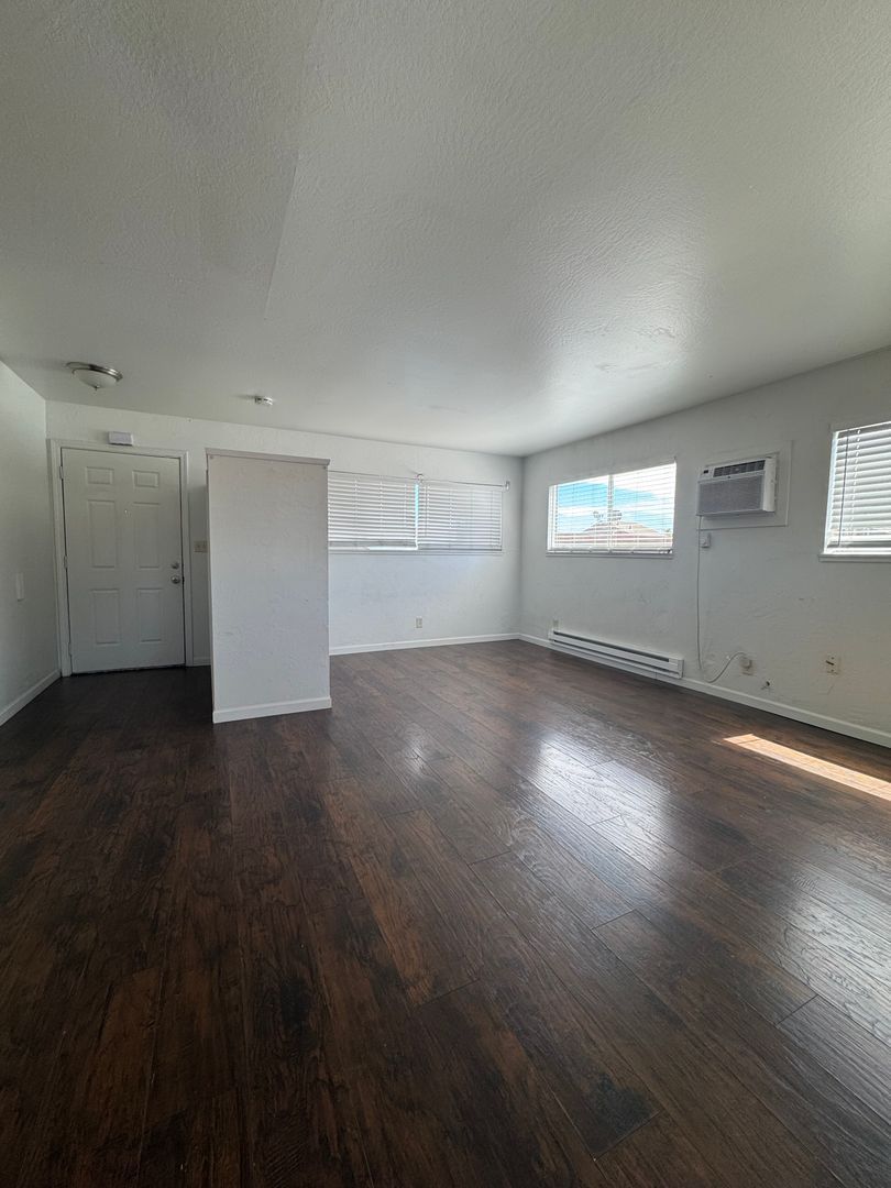 417 E Locust St unit #7 – photo 4