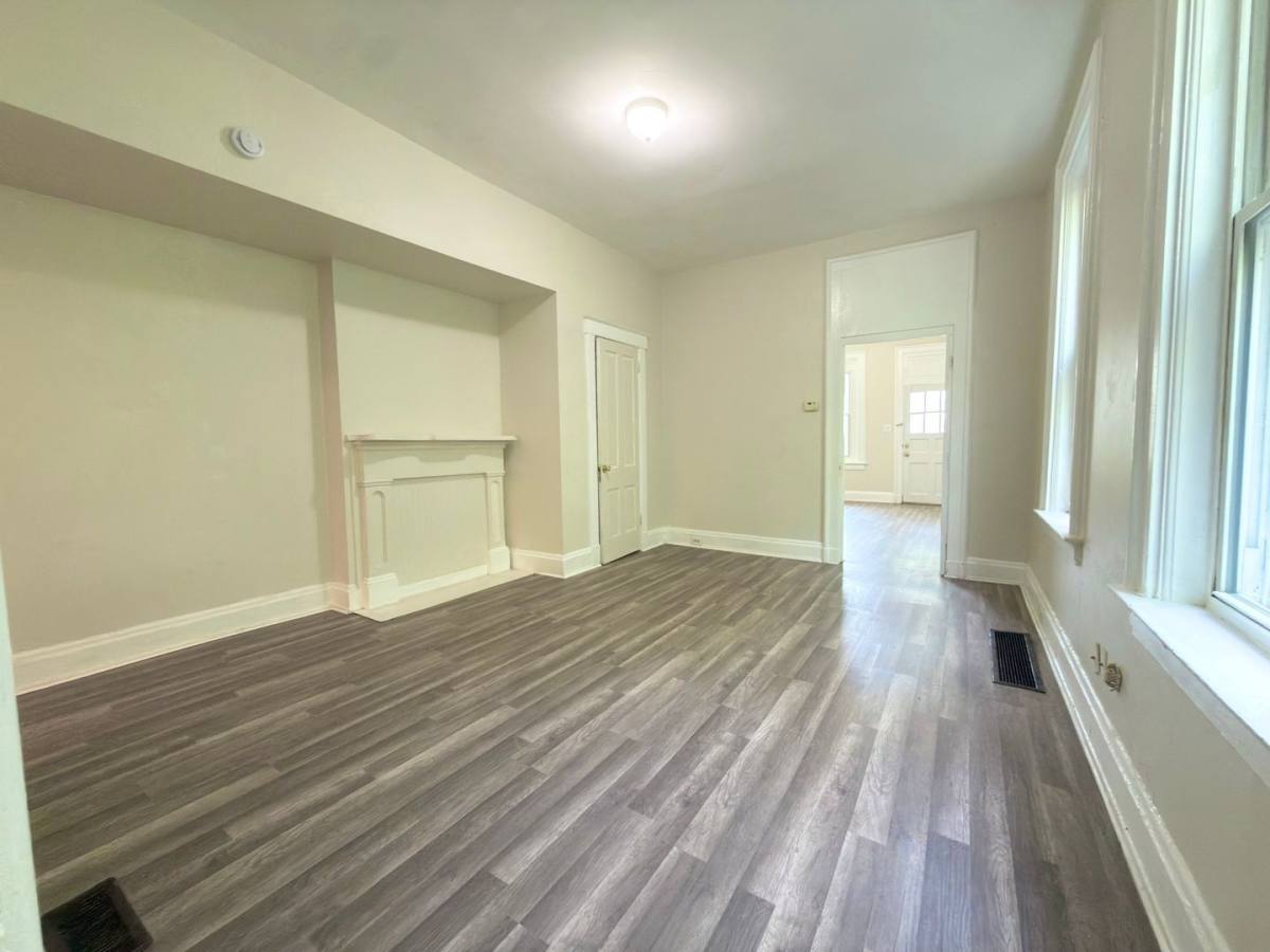 1030 Considine Ave – photo 5