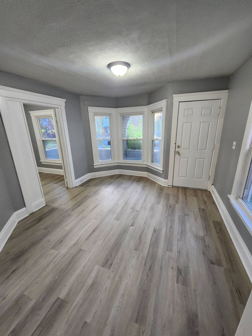 3011 E 125th St – photo 4